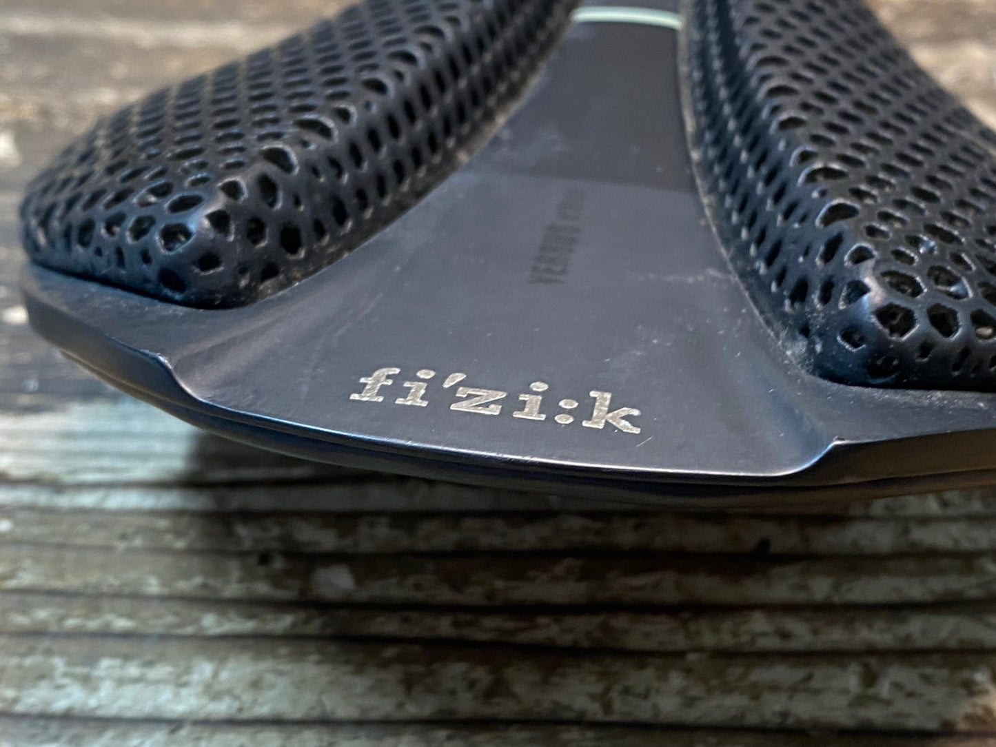 IZ360 フィジーク Fizik アンタレス ANTARES VERSUS EVO 00 ADAPTIVE サドル カーボンレール 実測140mm