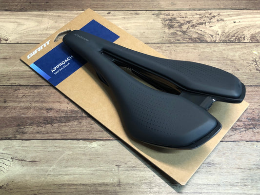 IQ961 ジャイアント GIANT APPROACH サドル 黒 スチールレール