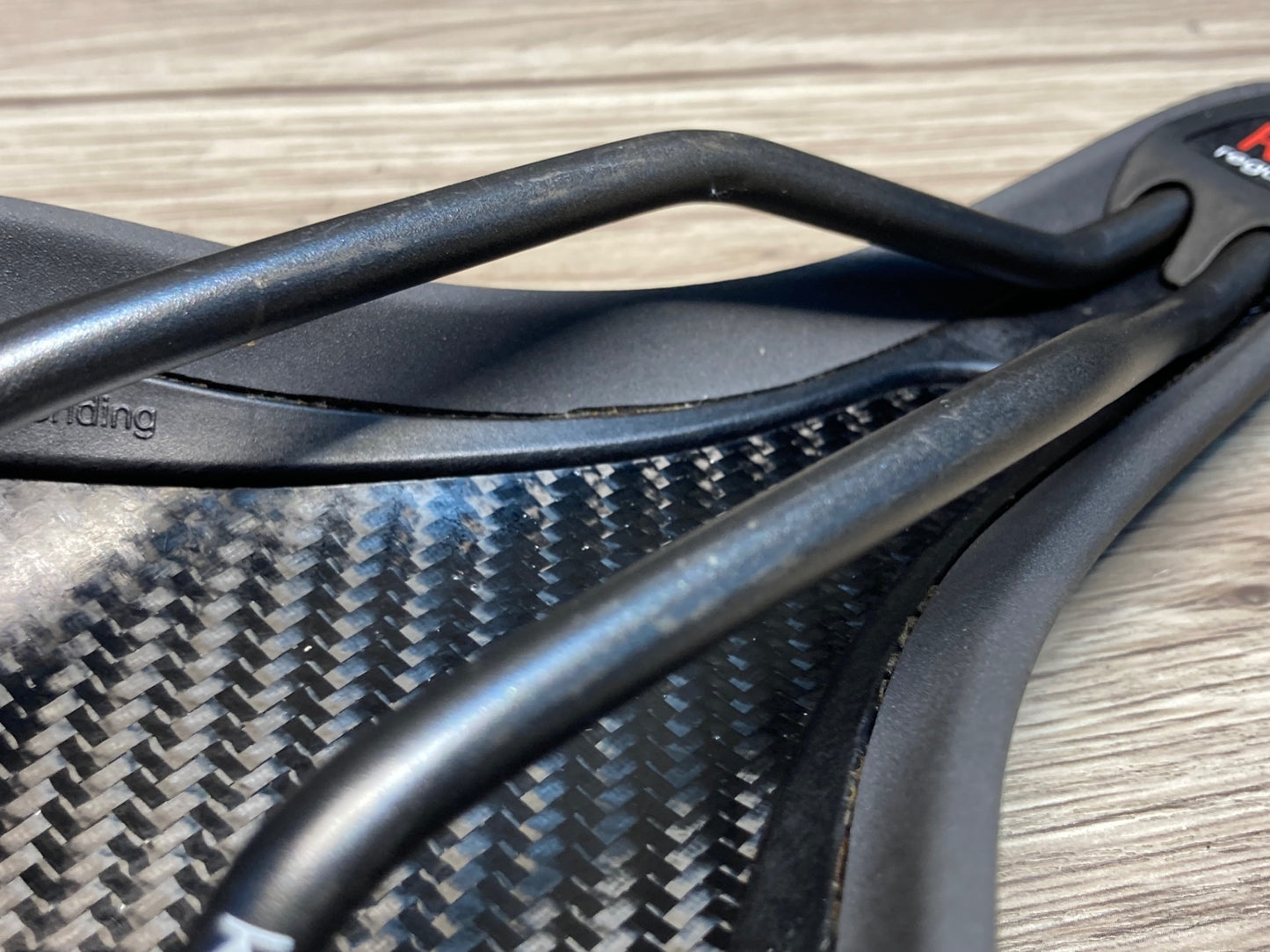 IW733 フィジーク fizik アリアンテ ALIANTE R3 regular サドル kiumレール 実測138mm