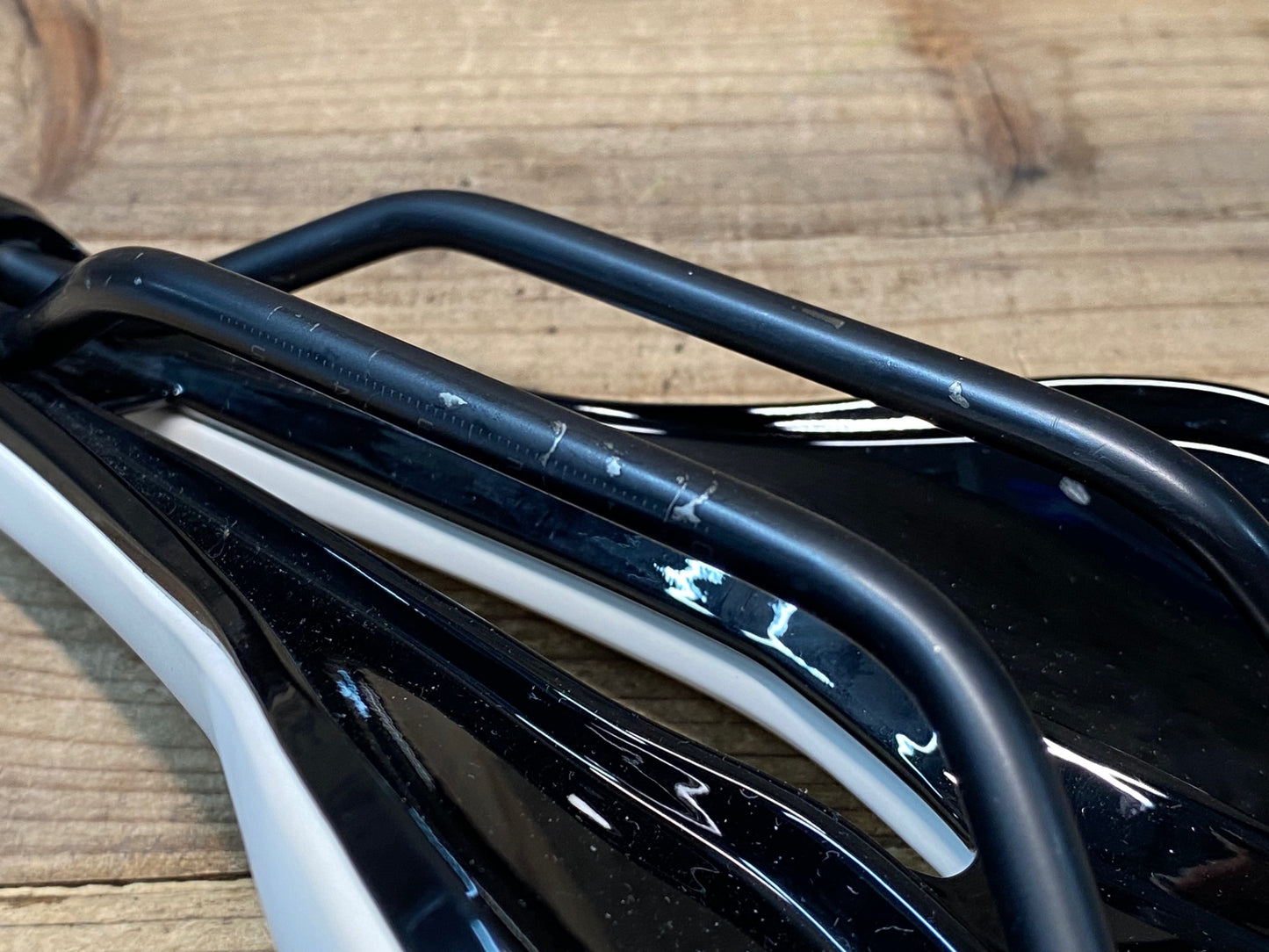 JA351 スペシャライズド SPECIALIZED POWER EXPERT サドル 白 143mm HOLLOW Tiレール