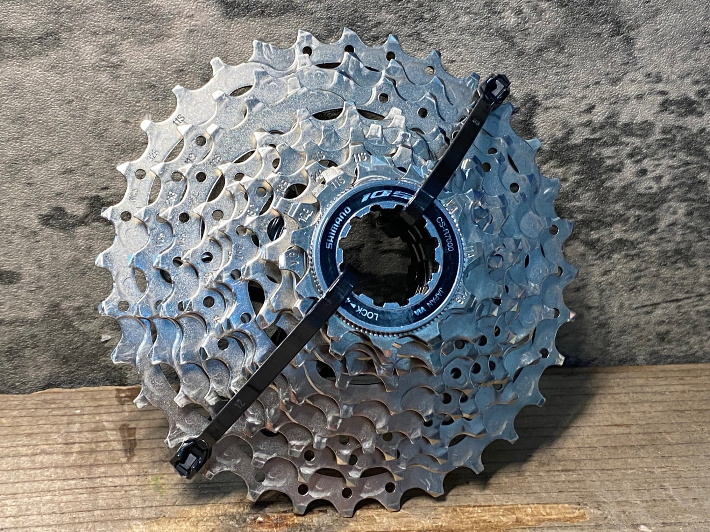 IW628 シマノ SHIMANO 105 CS-R7000 スプロケット 11-32T 11S