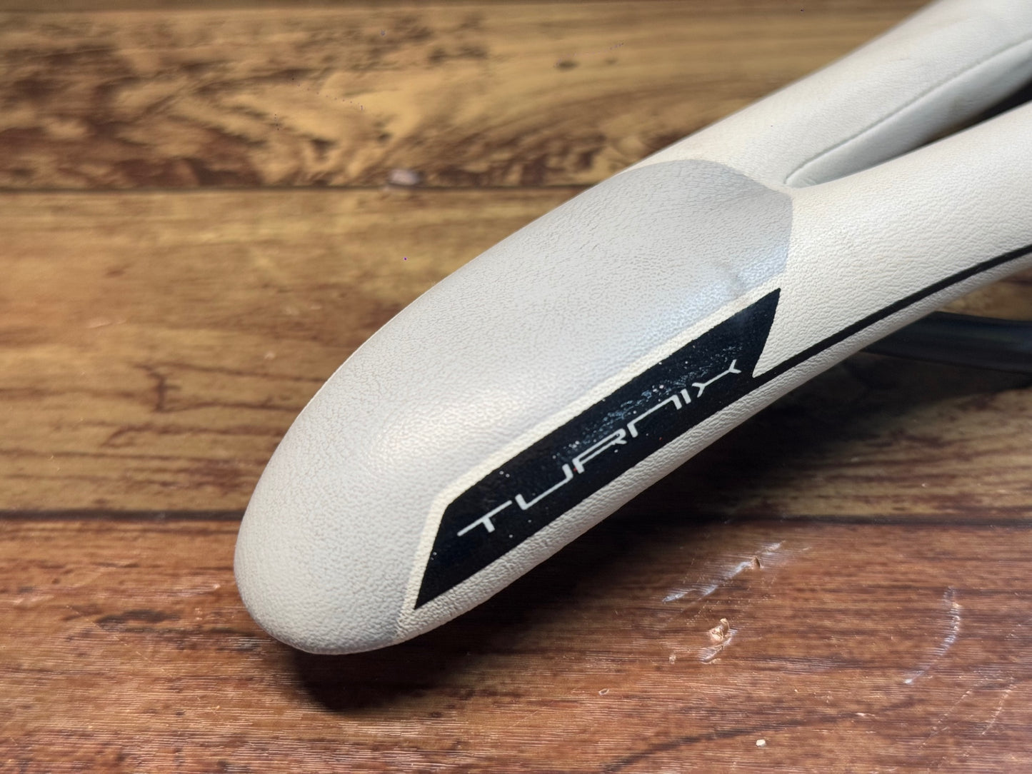 IP228 プロ PRO TURNIX CARBON サドル 白 カーボンレール