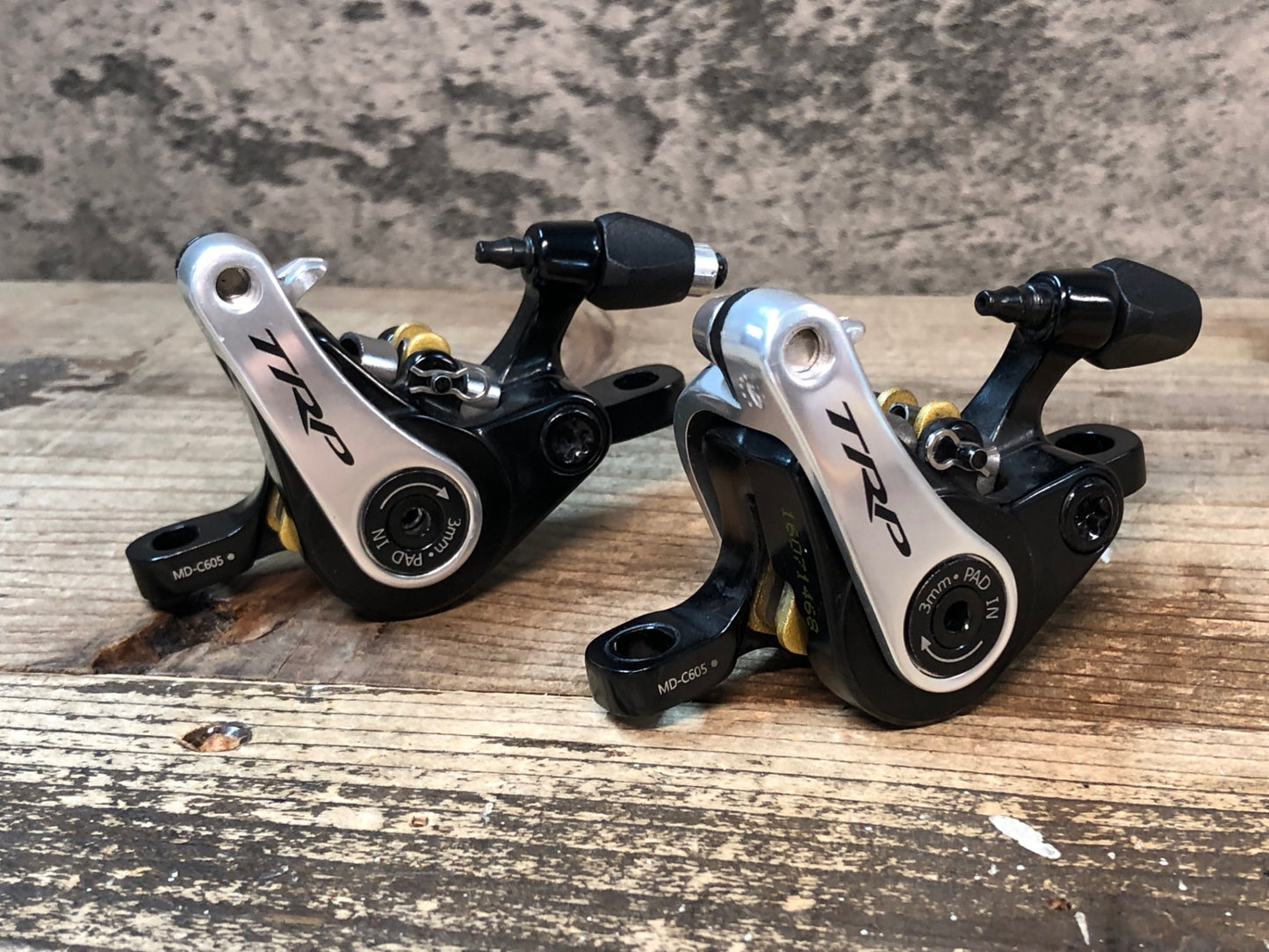 IA672 TRP SPYRE MD-C605 ディスクブレーキ 前後セット シルバー 黒 機械式 ポストマウント