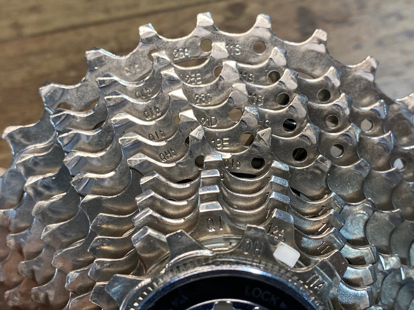 IV224 シマノ SHIMANO 105 CS-R7000 11-28 11S スプロケット