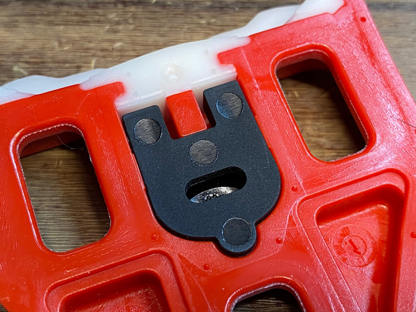 IU649 ルック LOOK デルタクリート DELTACLEAT 赤