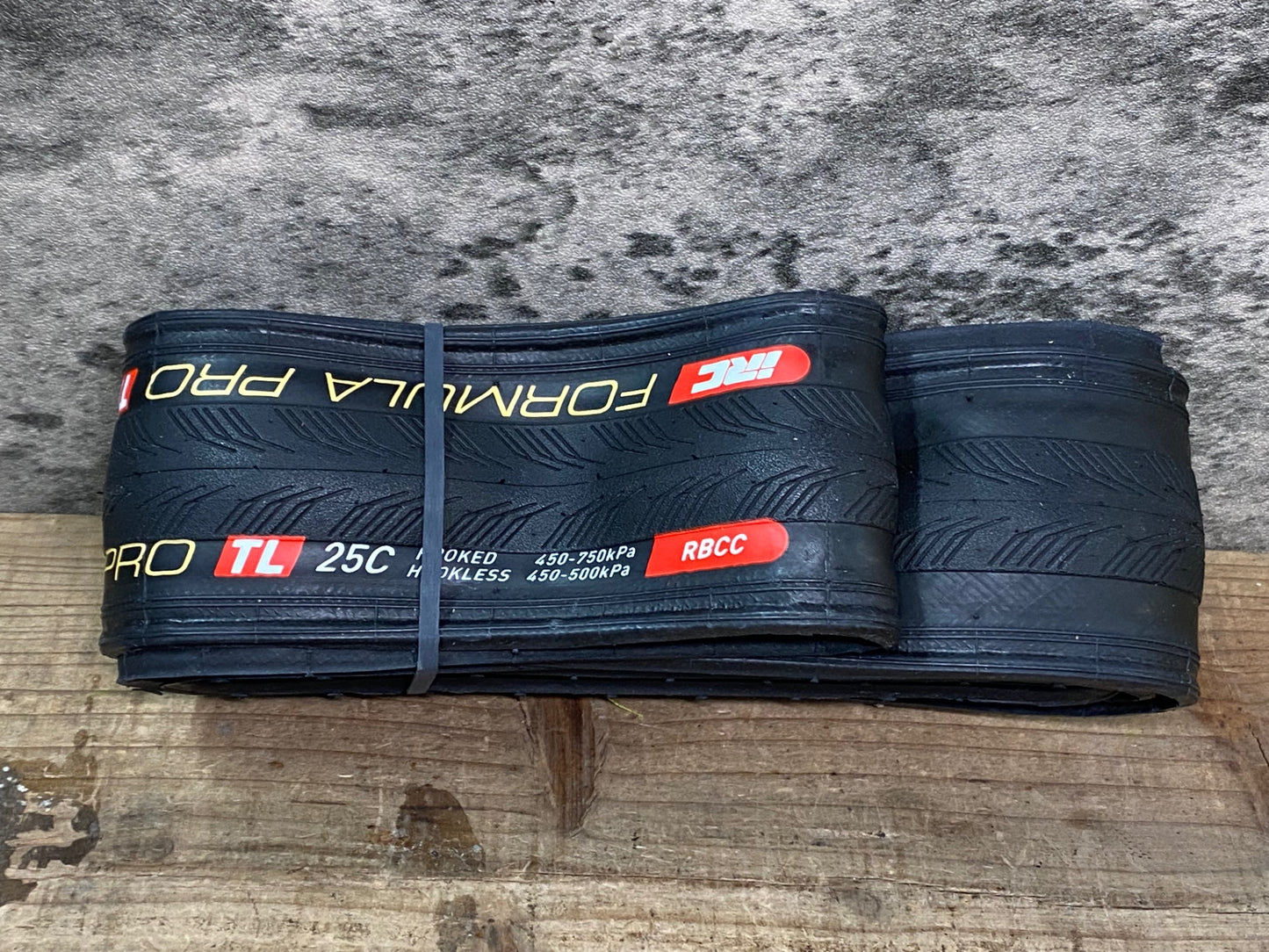 JC834 iRC TIRE フォーミュラ FORMULA PRO TL RBCC タイヤ 700x25c HOOKED/HOOKLESS