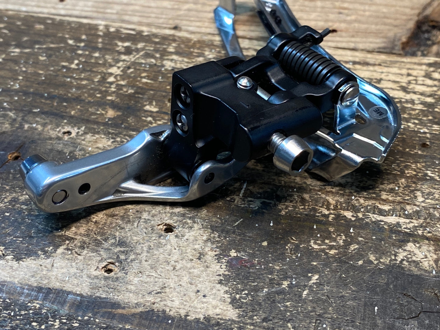 GR351 シマノ SHIMANO 105 FD-5800 フロントディレイラー 2S 直付 シルバー ※ワッシャー欠品