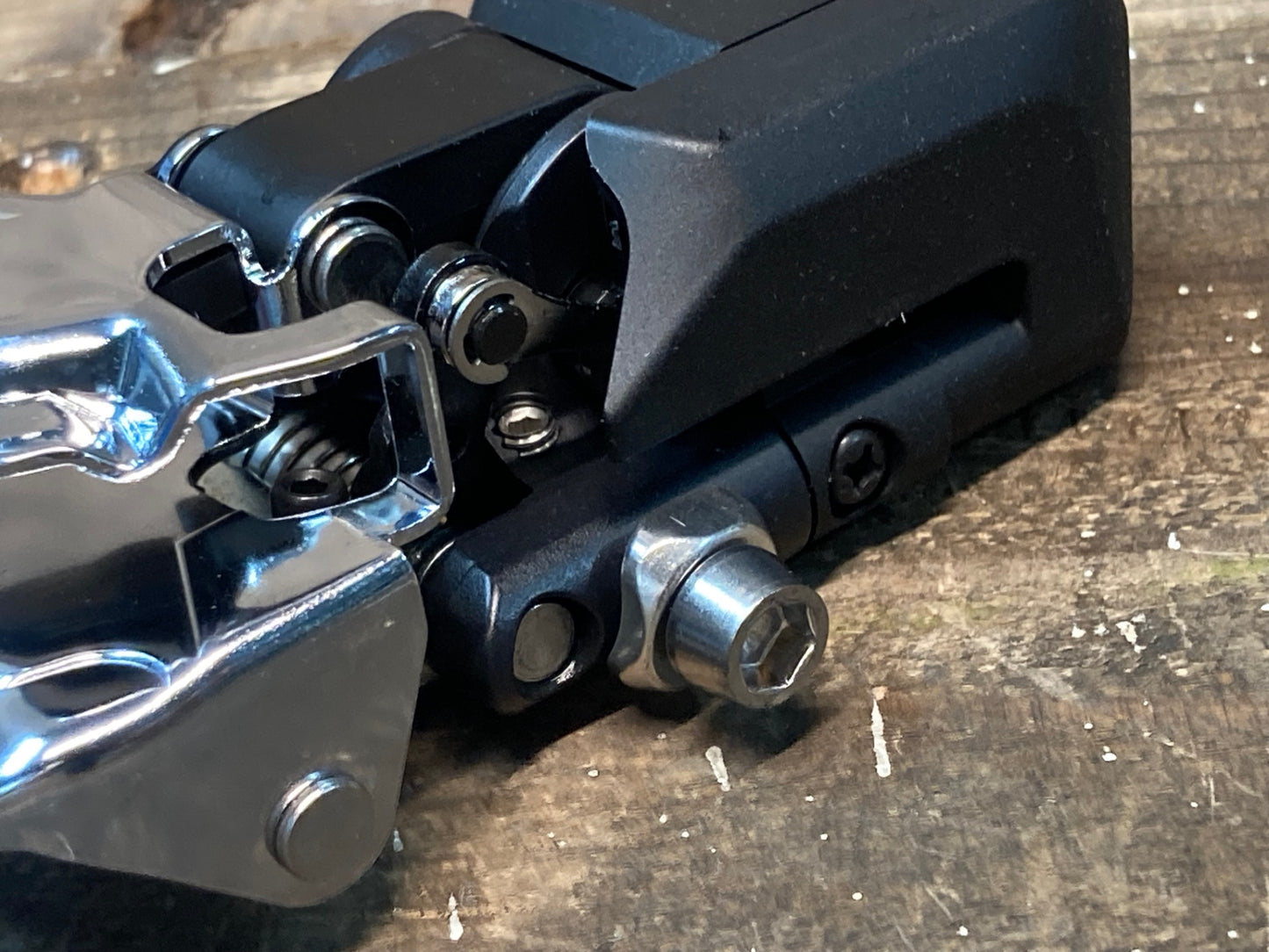 IQ129 シマノ SHIMANO 105 FD-R7150 直付 フロントディレイラー 2s Di2 電動