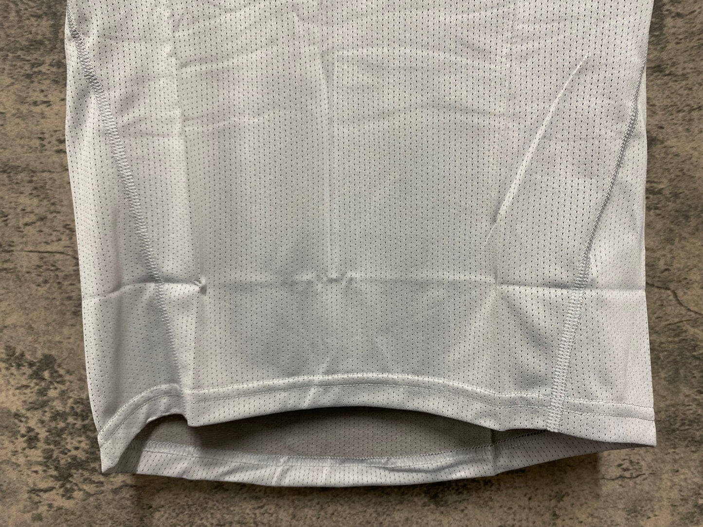 IV924 ジャイアント GIANT ノースリーブ べースレイヤー グレー S メッシュ