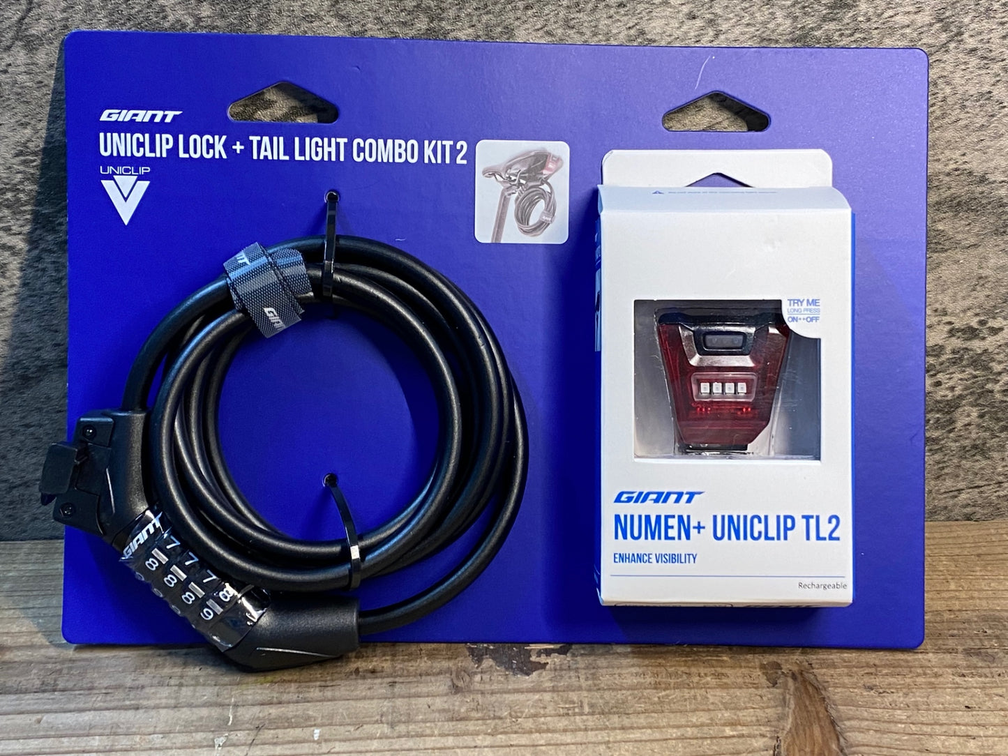 IV817 ジャイアント GIANT UNICLIP LOCK TAIL LIGHT COMBO KIT 2 チェーンロック テールライト