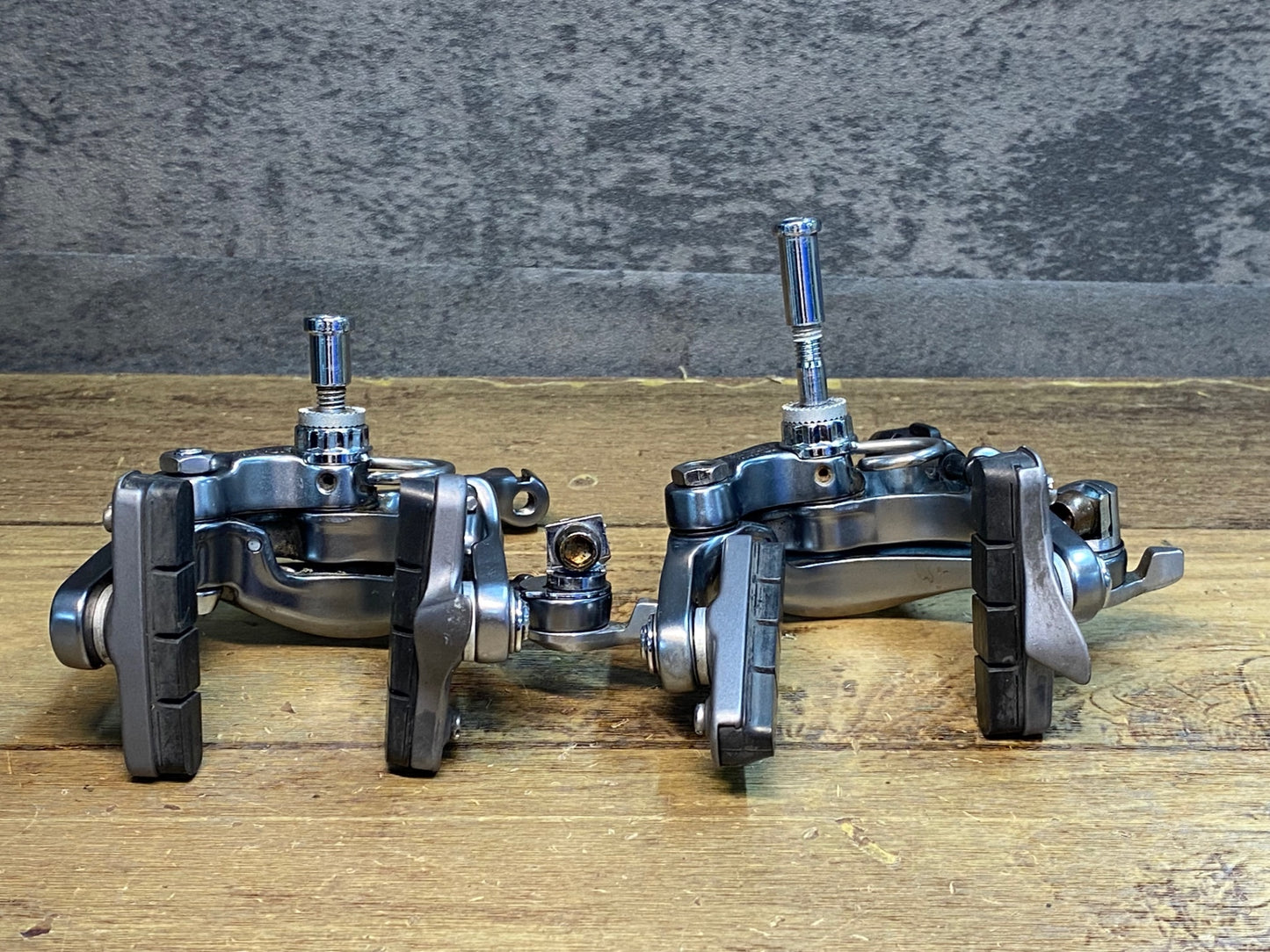 GF695 シマノ SHIMANO 105 BR-5700 キャリパーブレーキ 前後セット シルバー ※アジャストボルト欠品