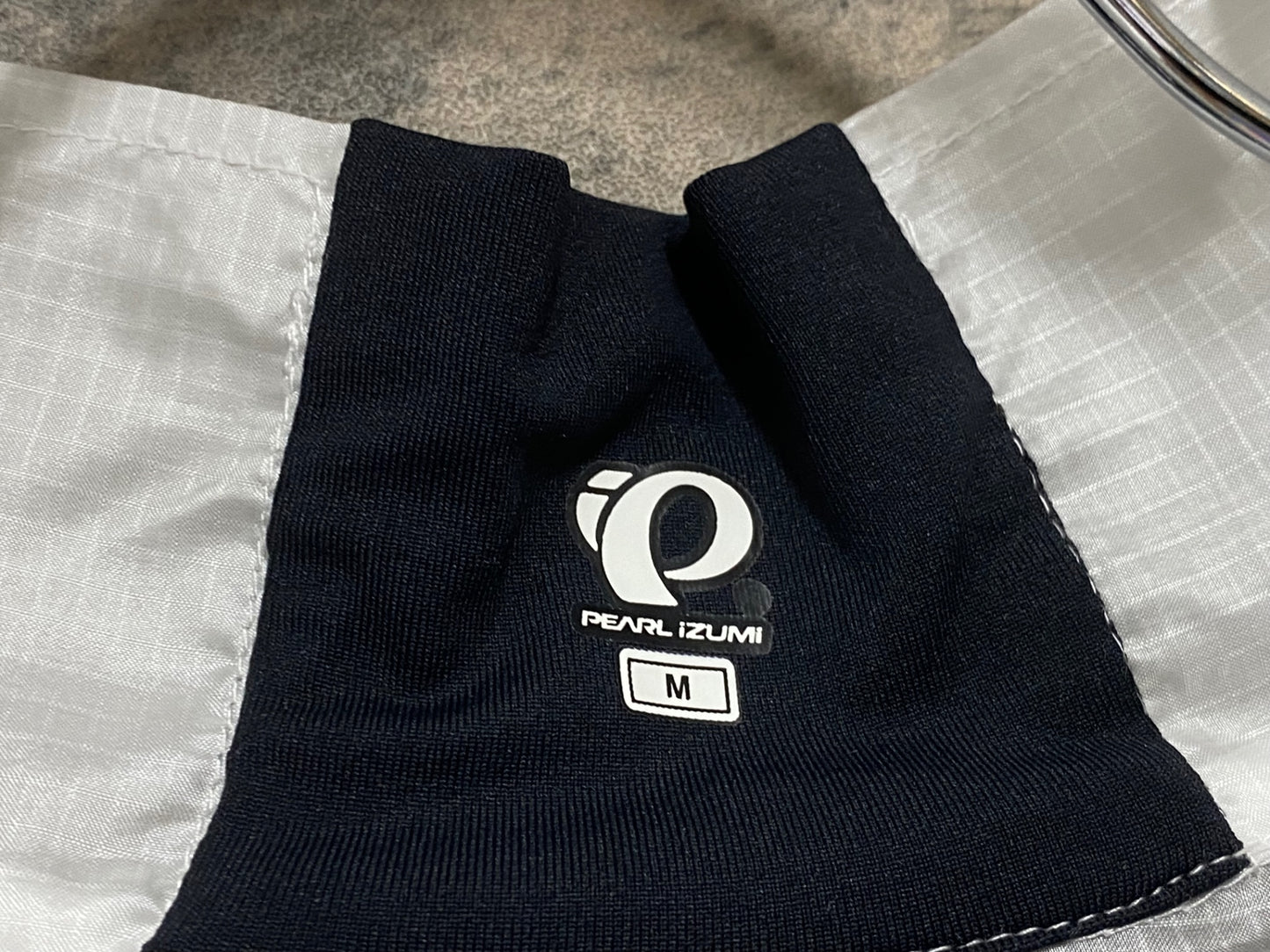 IZ214 パールイズミ PEARL iZUMi 長袖 ウィンドブレーカー 白 M