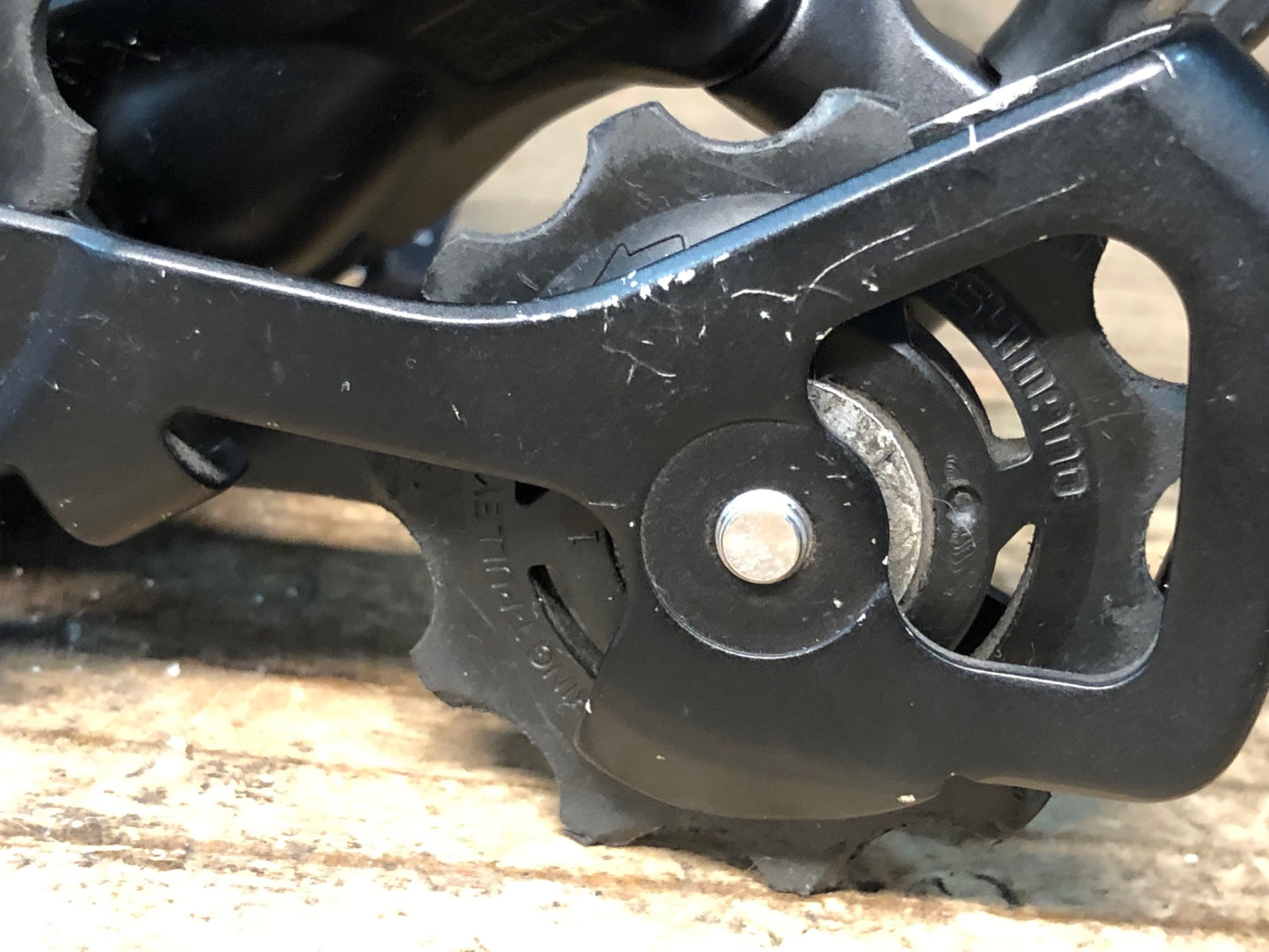 IL685 シマノ SHIMANO アルテグラ ULTEGRA RD-6800 SS リアディレイラー ※ひび割れ、プーリーゲージ曲がりのためジャンク品