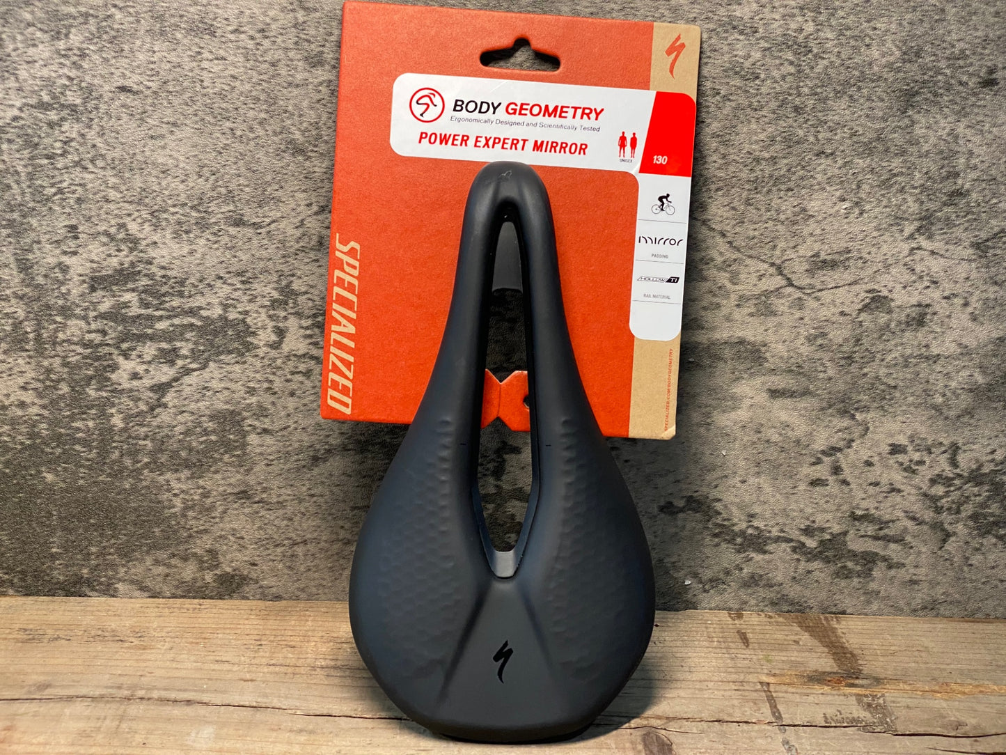 IY583 スペシャライズド SPECIALIZED POWER EXPERT MIRROR サドル 黒 130mm