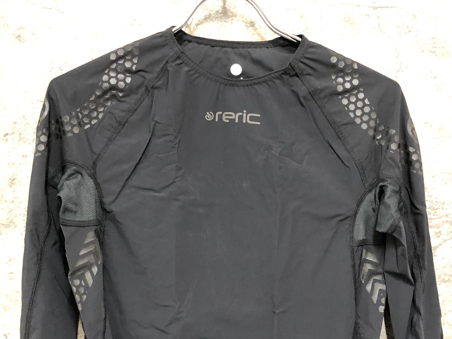 IQ237 レリック reric 長袖 ベースレイヤー 黒 XL