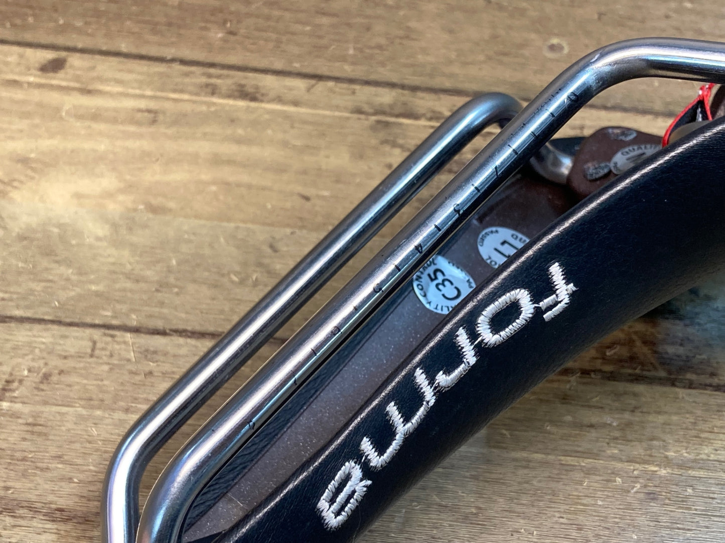 IX774 セラ Selle SMP forma サドル 黒 inox Tubeレール