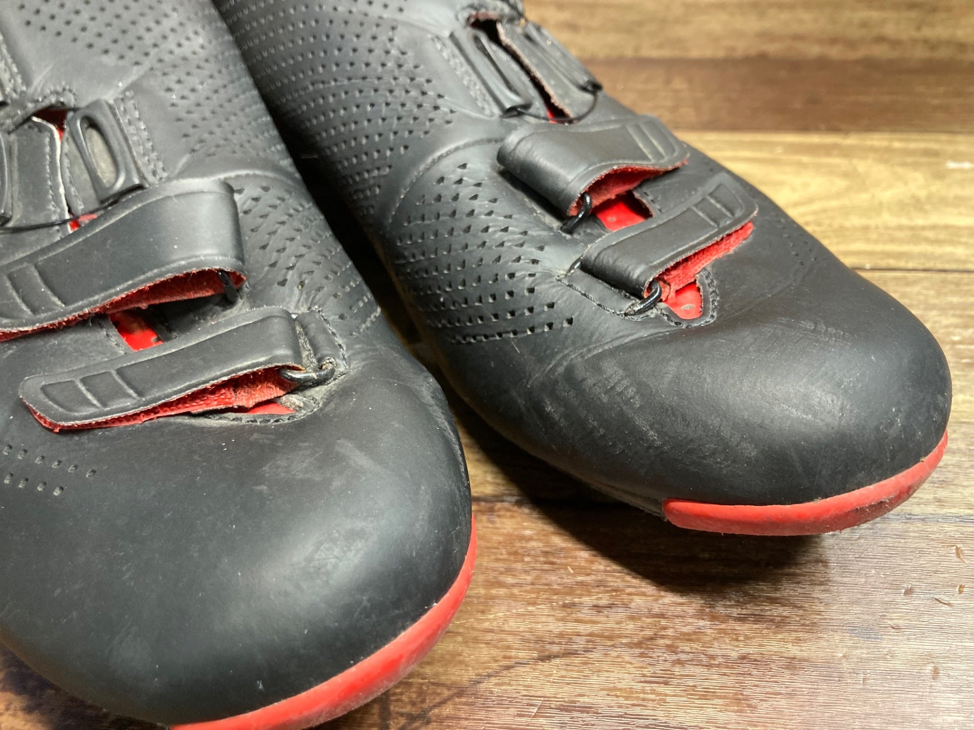 HY449 フィジーク fizik R4 ビンディングシューズ 黒赤 EU43