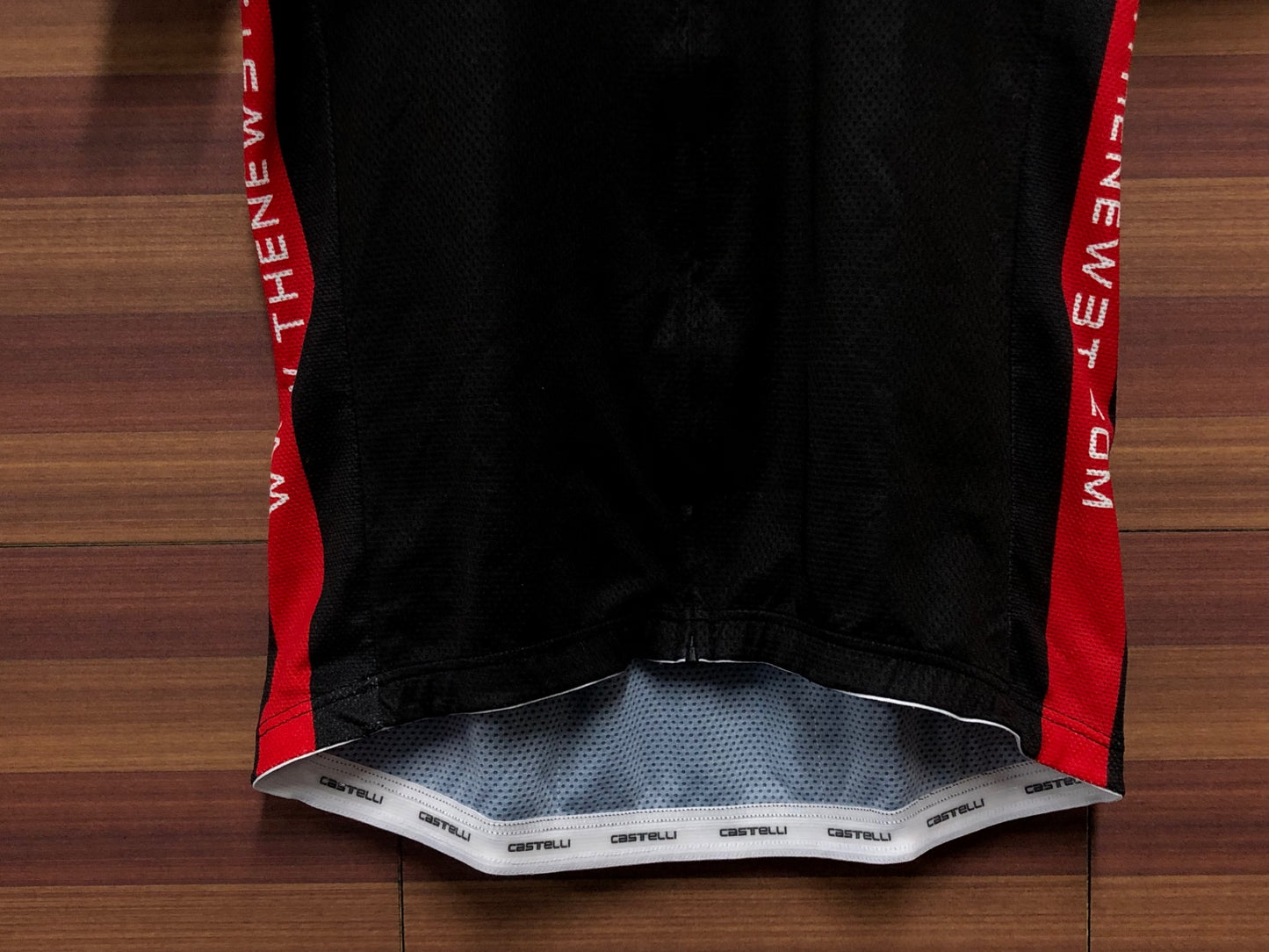 IN127 カステリ castelli 半袖 サイクルジャージ 黒赤 3T L 毛玉あり