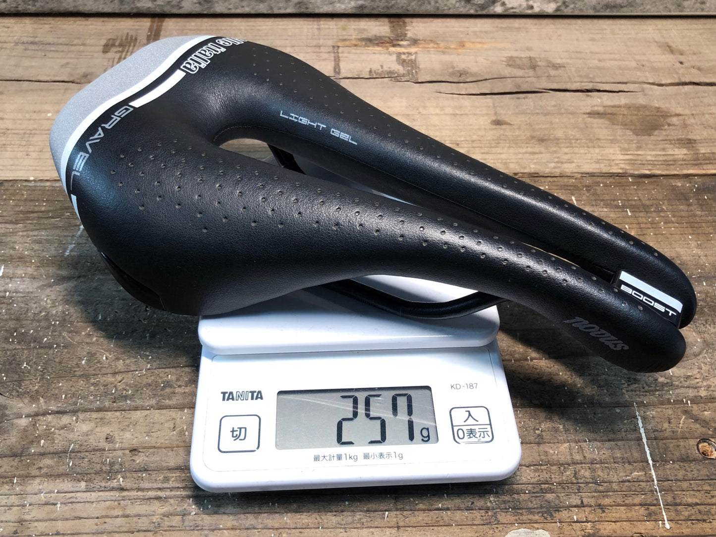 IQ415 セライタリア selle ITALIA NOVUS BOOST GRAVEL サドル Ti316レール 黒