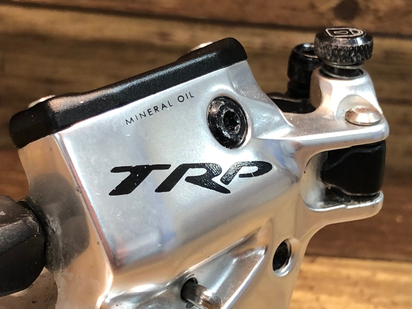 IM384 TRP HY/RD ディスク ブレーキキャリパー