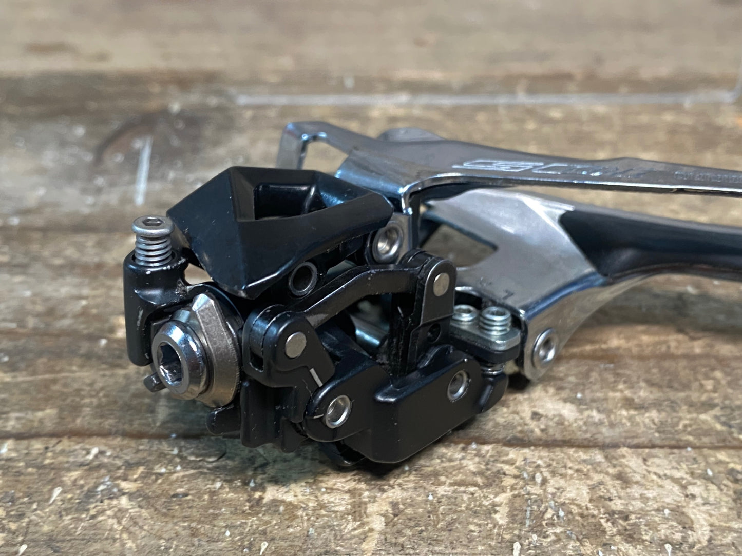 IT463 シマノ SHIMANO 105 FD-R7000 フロントディレイラー 直付