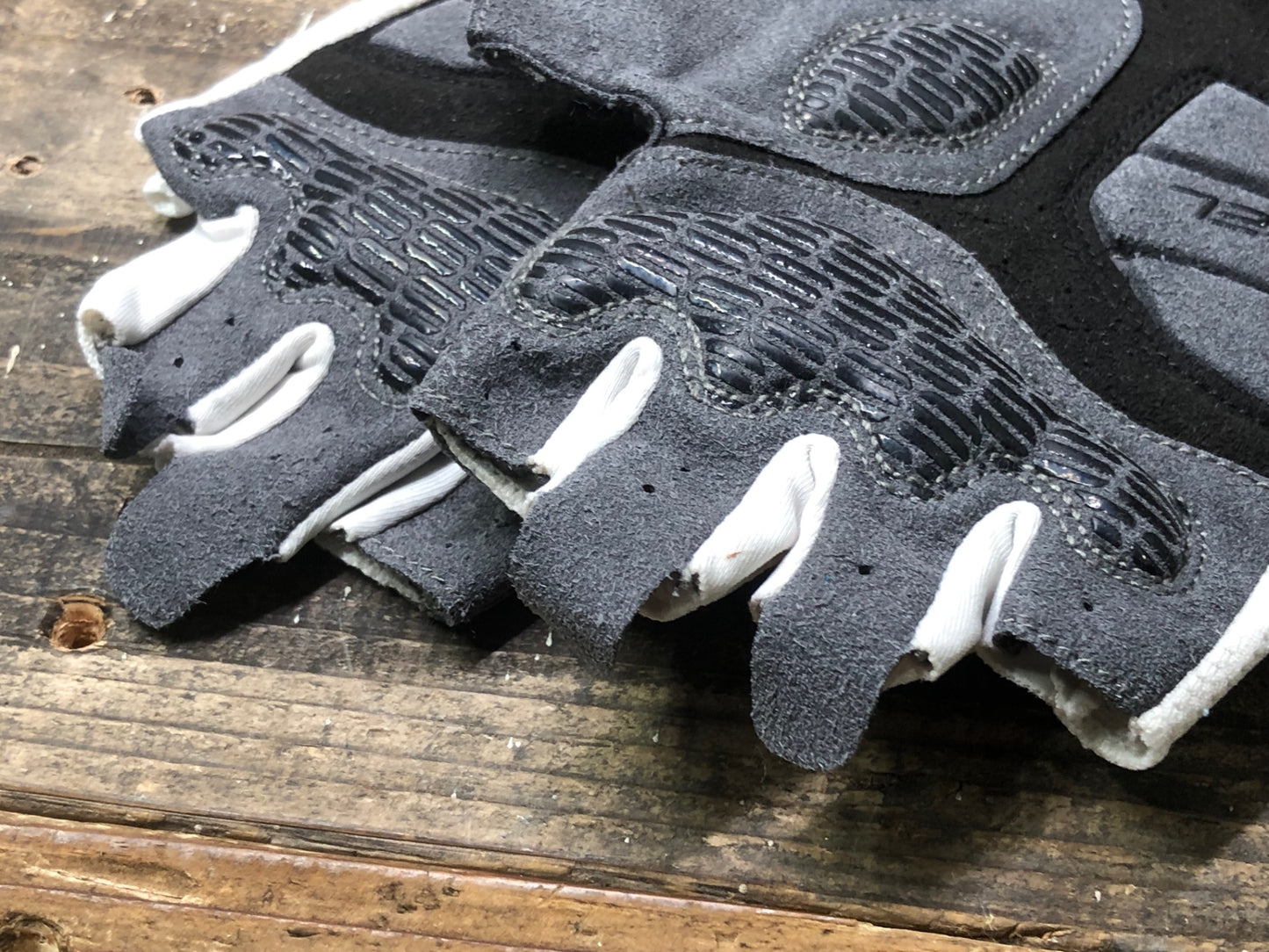 IO019 スポーツフル SPORTFUL 指切 サイクルグローブ 白 Ｓ