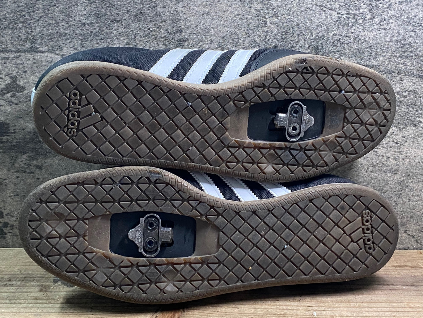 IZ399 アディダス adidas ベロサンバ－ velosamba ビンディングシューズ SPD EU46