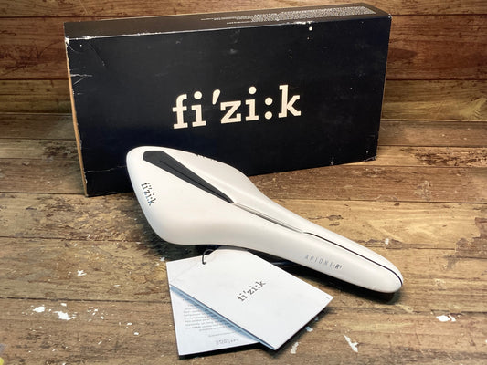 IJ534 フィジーク fizik アリオネ ARIONE OPEN R3 サドル 黒 kium レール