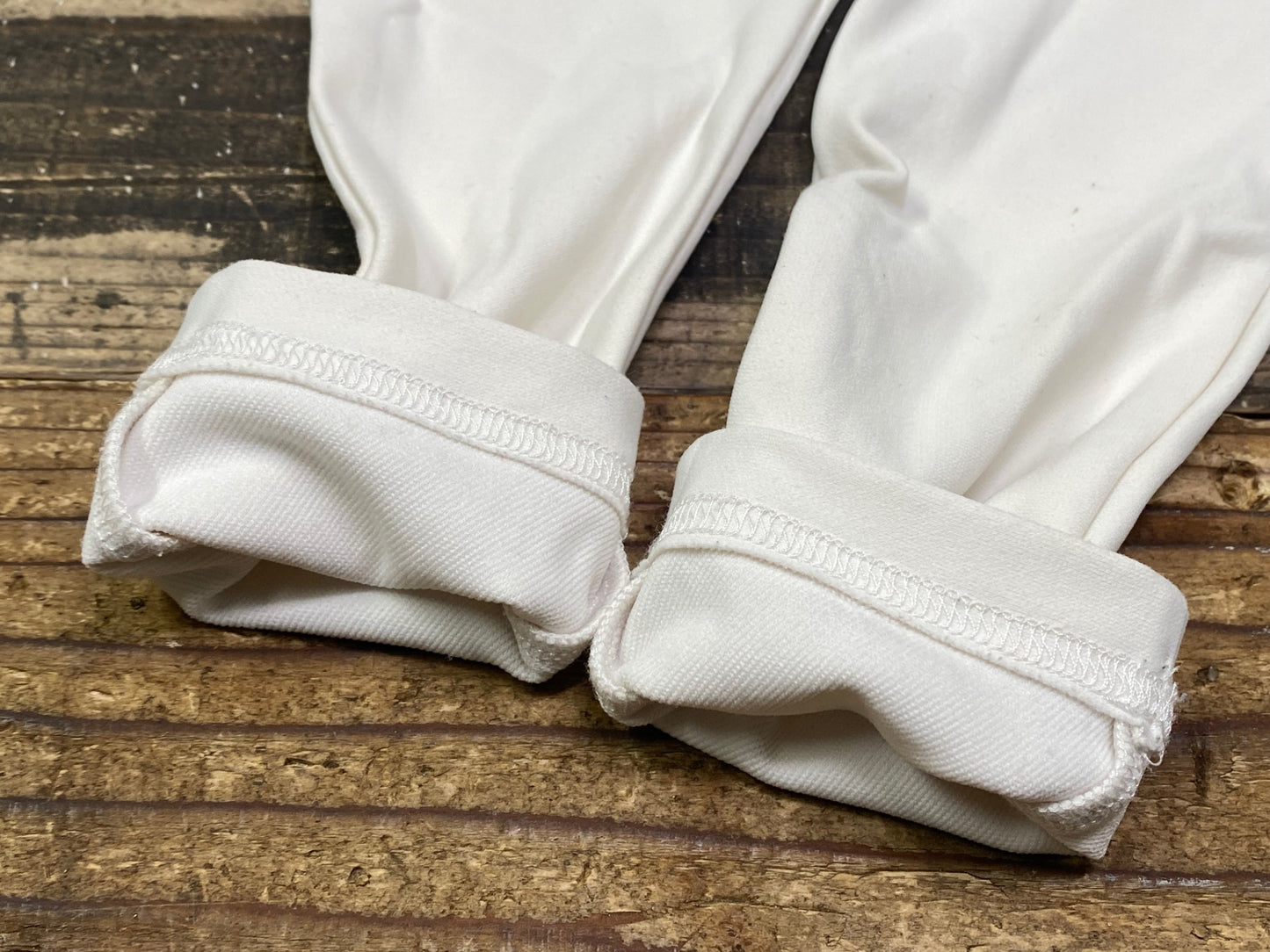 IR946 アソス assos アームカバー 白 SIZE2