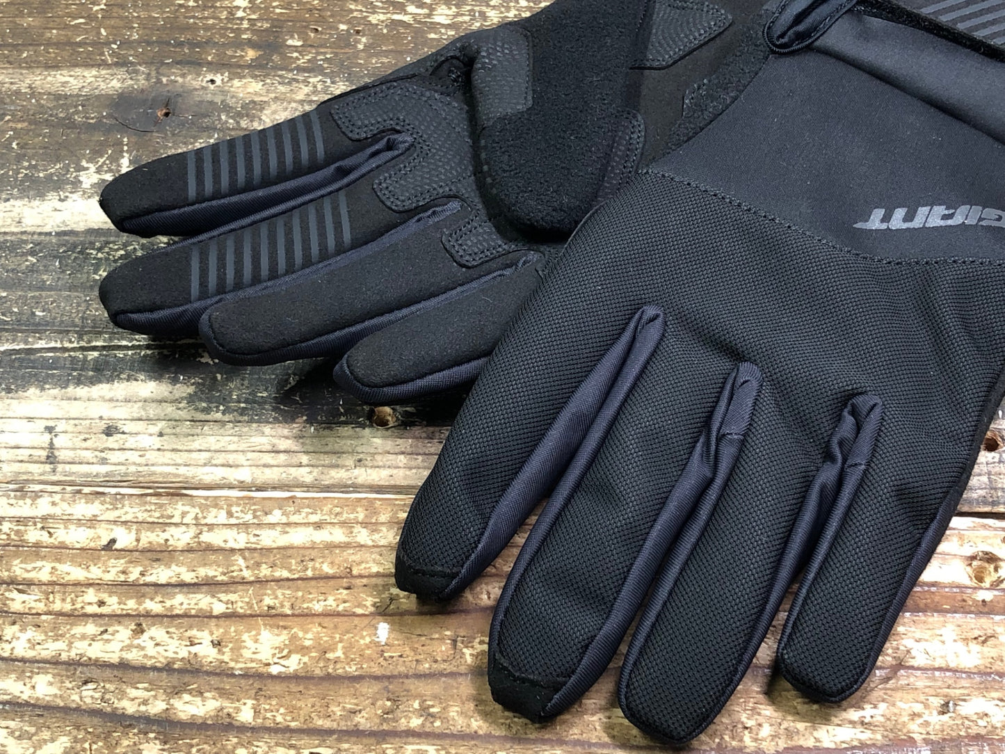 IV966 ジャイアント GIANT CHILL グローブ 黒 M 裏起毛