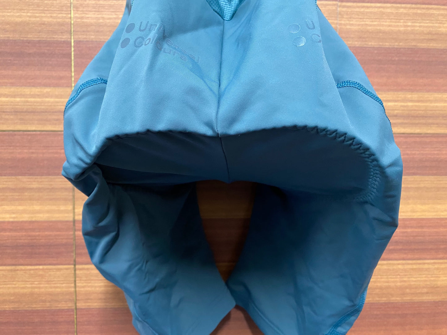 IN562 ユニバーサルカラーズ Universal Colours MONO ビブショーツ ターコイズ XXS レディース ※動物の毛