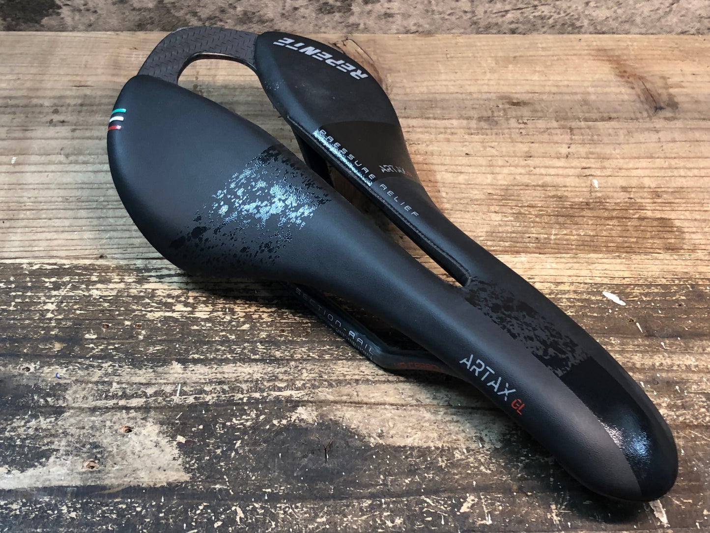 IX425 レペンテ REPENTE アルタックス ARTAX GL サドル カーボンレール 黒