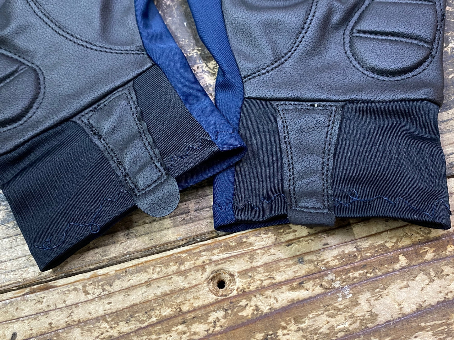 JD079 リオンドカペルミュール Lion de KAPELMUUR 指切り グローブ 紺 S