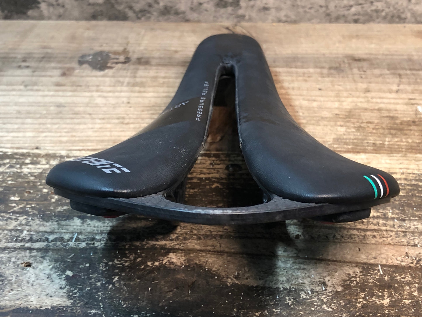 IX425 レペンテ REPENTE アルタックス ARTAX GL サドル カーボンレール 黒