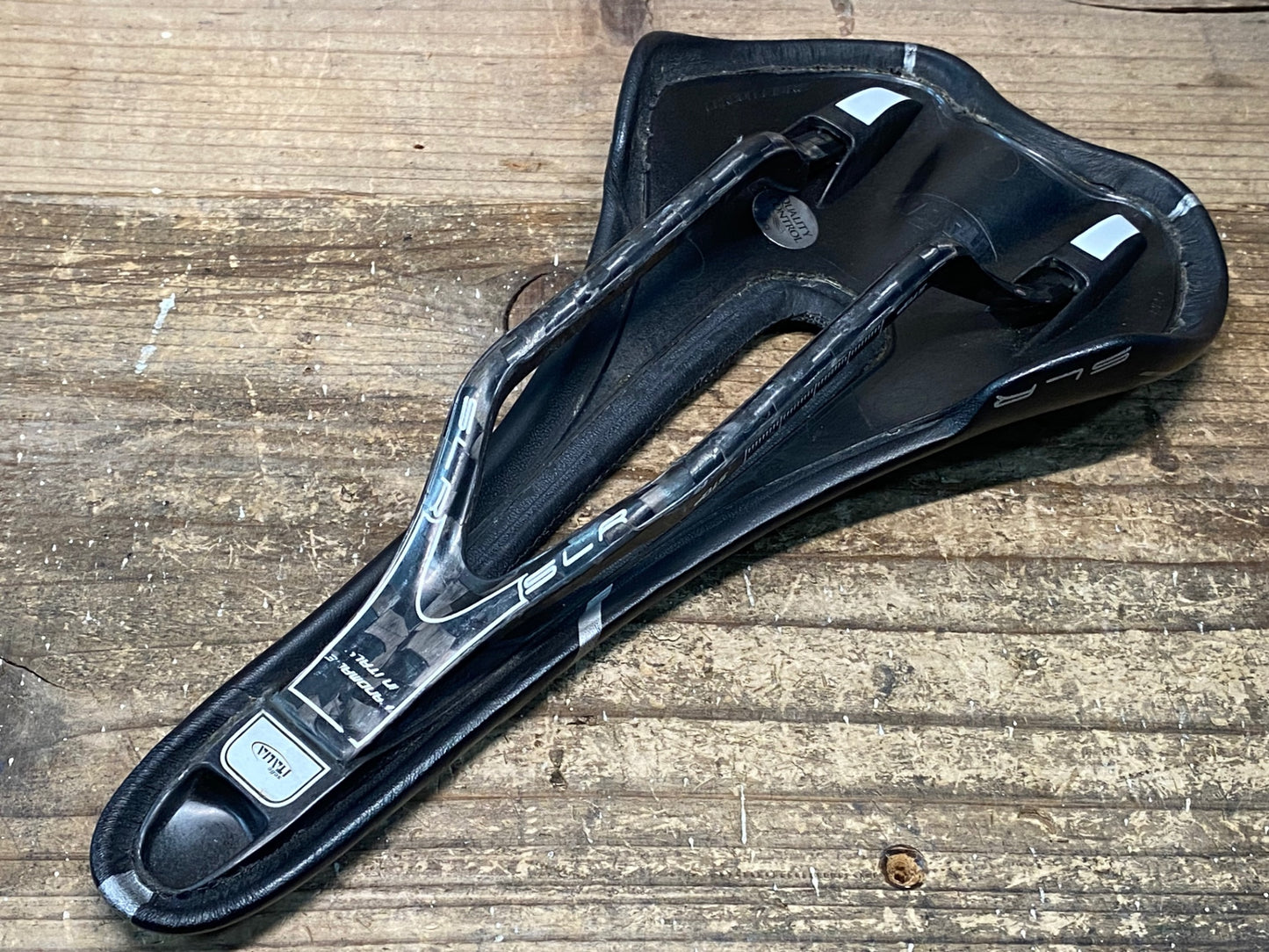 IW283 セライタリア Selle ITALIA SLR KIT CARBONIO FLOW サドル 132mm カーボン