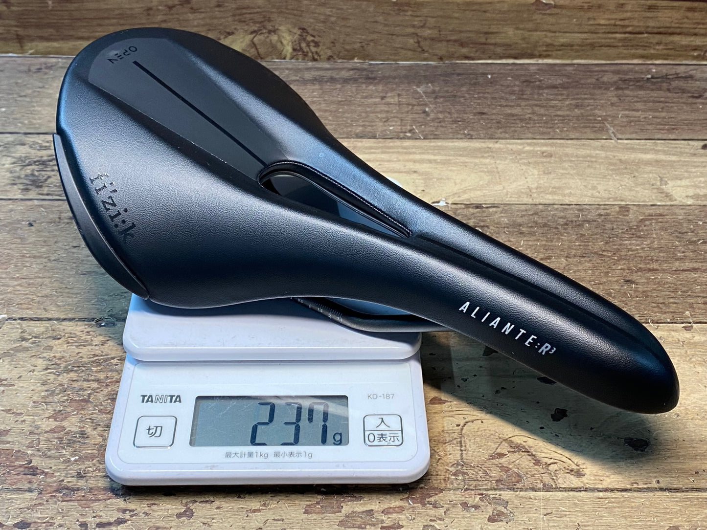 IM937 フィジーク Fizik ALIANTE R3 OPEN サドル KIUMレール