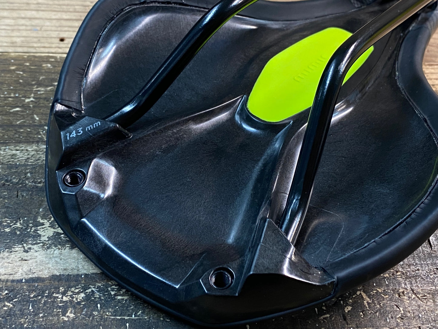 IY567 スペシャライズド SPECIALIZED POWER COMP MIMIC サドル 黒 143mm