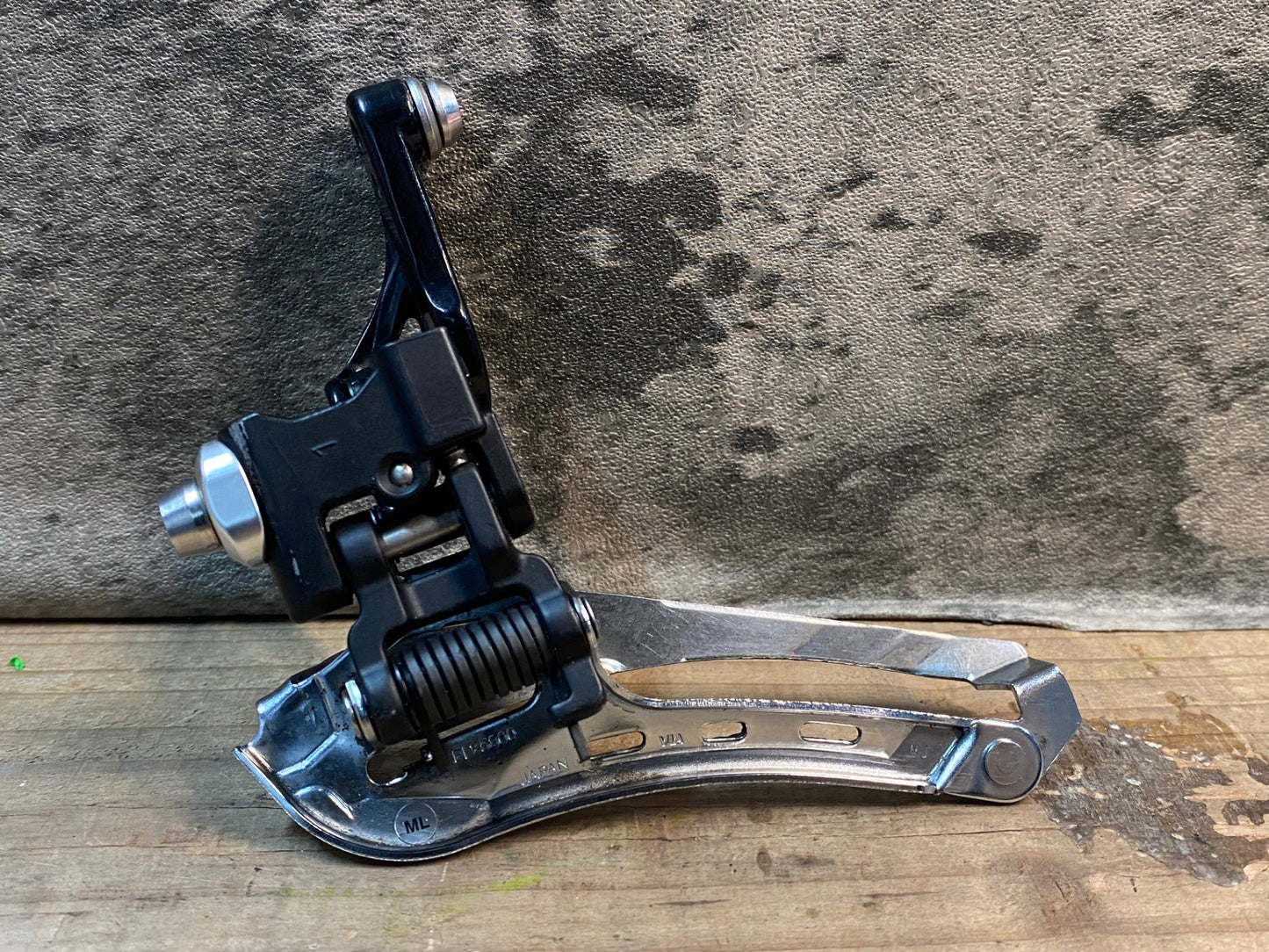 IU915 シマノ SHIMANO 105 FD-5800 フロントディレイラー 2S 直付け ※スキッドプレート欠品