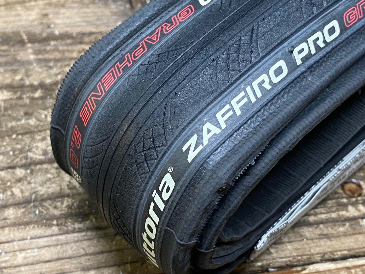 IV706 ヴィットリア vittoria ZAFFIRO PRO GRAPHENE 2.0 タイヤ 700x25c
