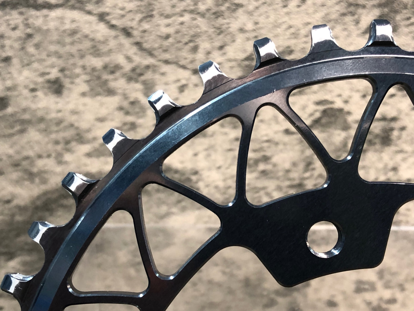 IS484 アブソリュートブラック absoluteBLACK Gravel 1x OVAL SHIMANO 4H 110BCD 46T ナローワイド チェーンリング