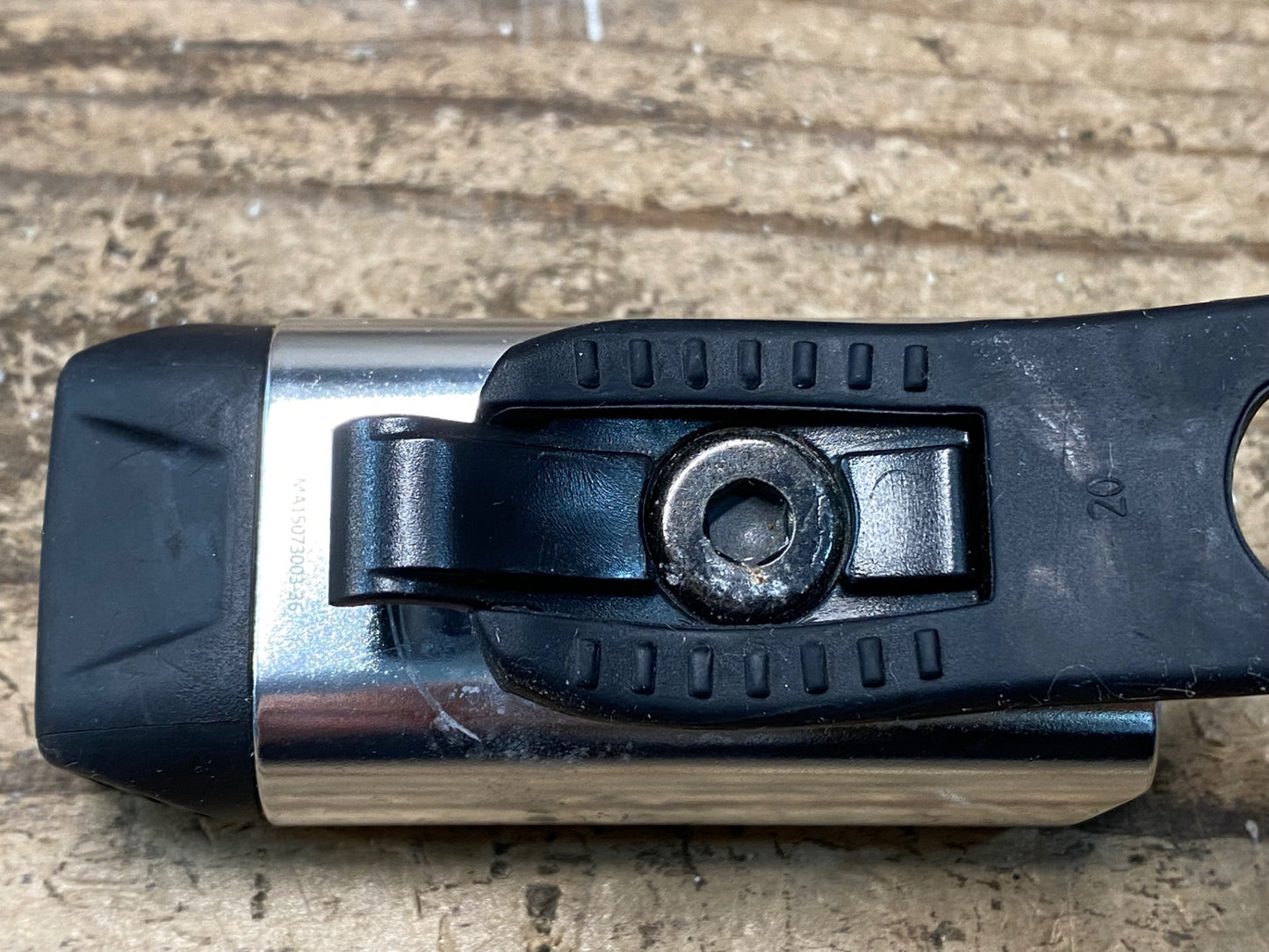 JB329 レザイン LEZYNE 400XL フロントライト シルバー 点灯確認済み