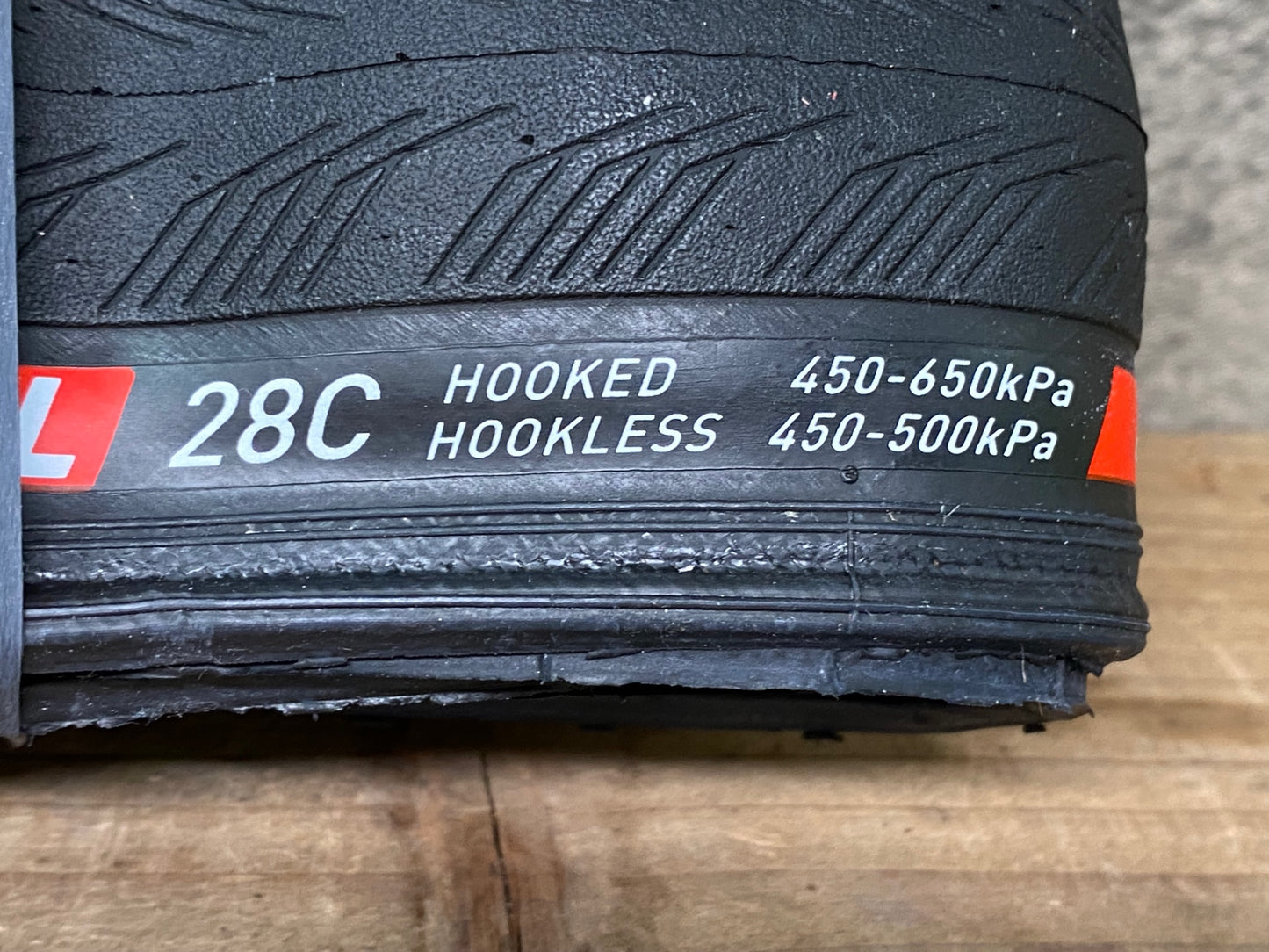 JC835 iRC TIRE フォーミュラ FORMULA PRO TL RBCC タイヤ 700x28c HOOKED/HOOKLESS