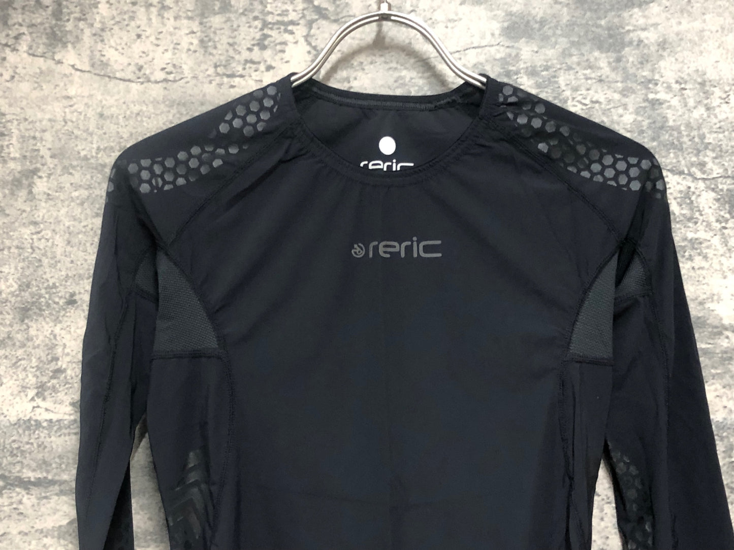 IY257 レリック reric 長袖 ベースレイヤー 黒 S レディース