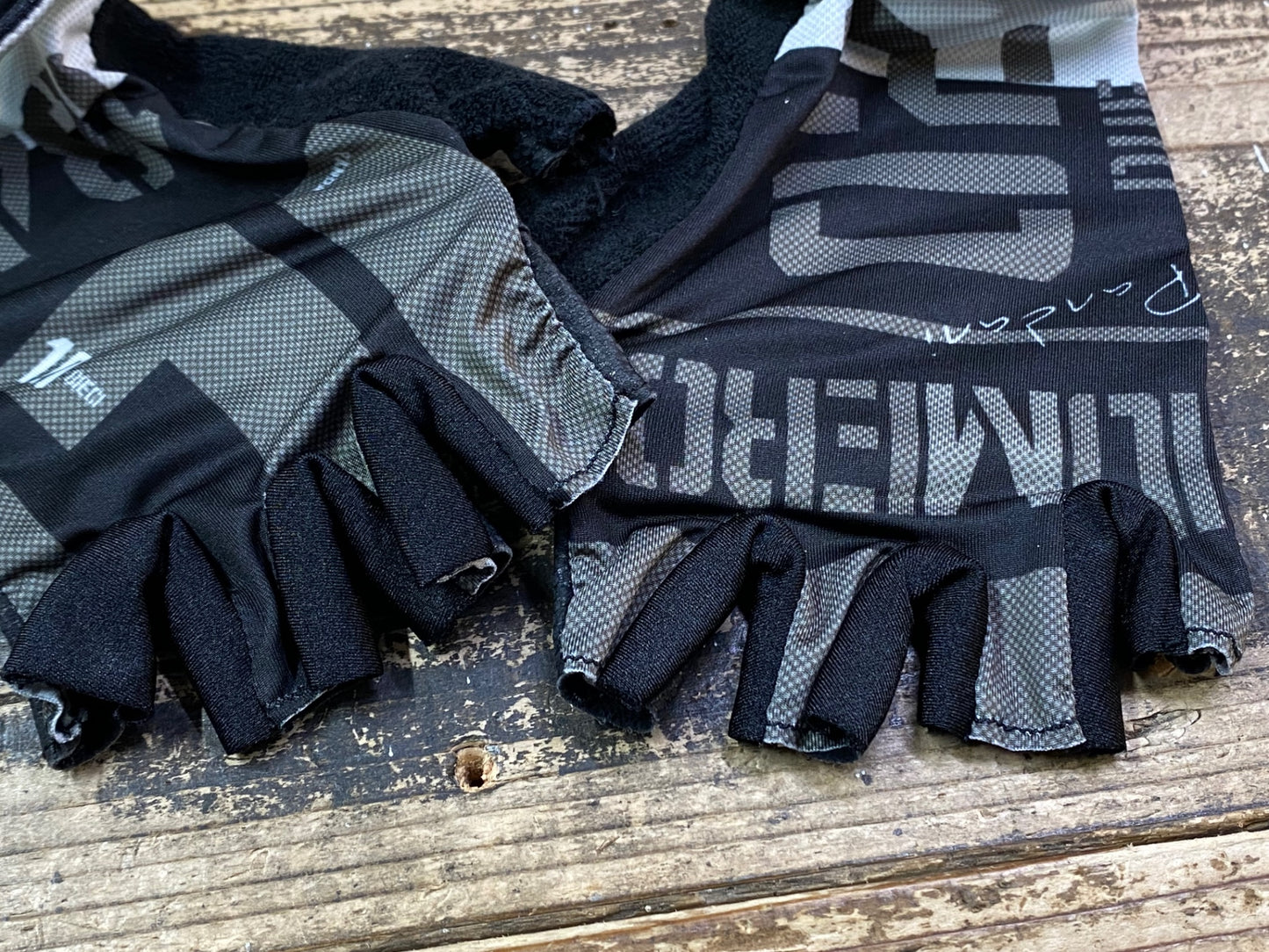 JD080 パンダーニ Pandani 指切り グローブ 黒 S