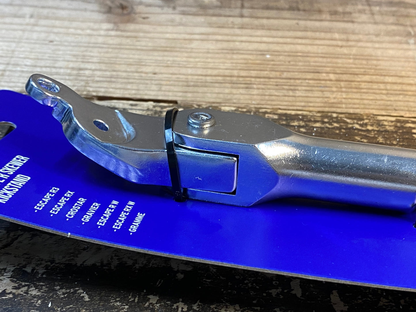 IV797 ジャイアント GIANT ESCAPE R SKEWER KICKSTAND スタンド