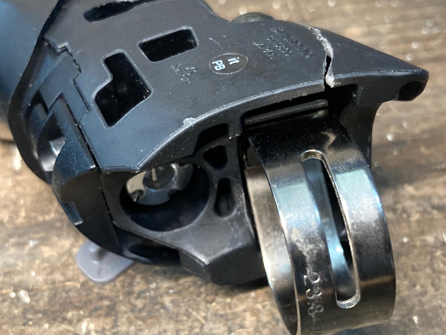 IS487 シマノ SHIMANO 105 ST-5800 左 STIレバー ※ブラケットボディ部分に亀裂あり ジャンク