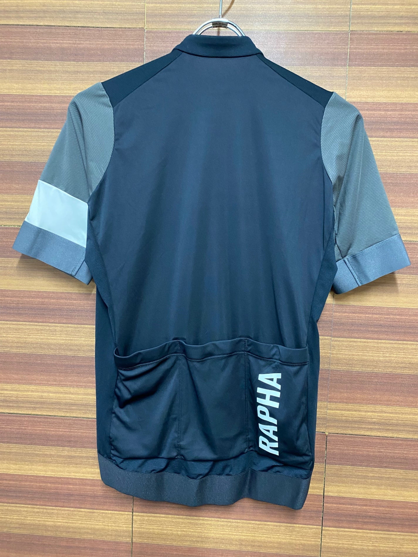 IK228 ラファ Rapha PRO TEAM TRAINING JERSEY 半袖 サイクルジャージ 黒グレー M