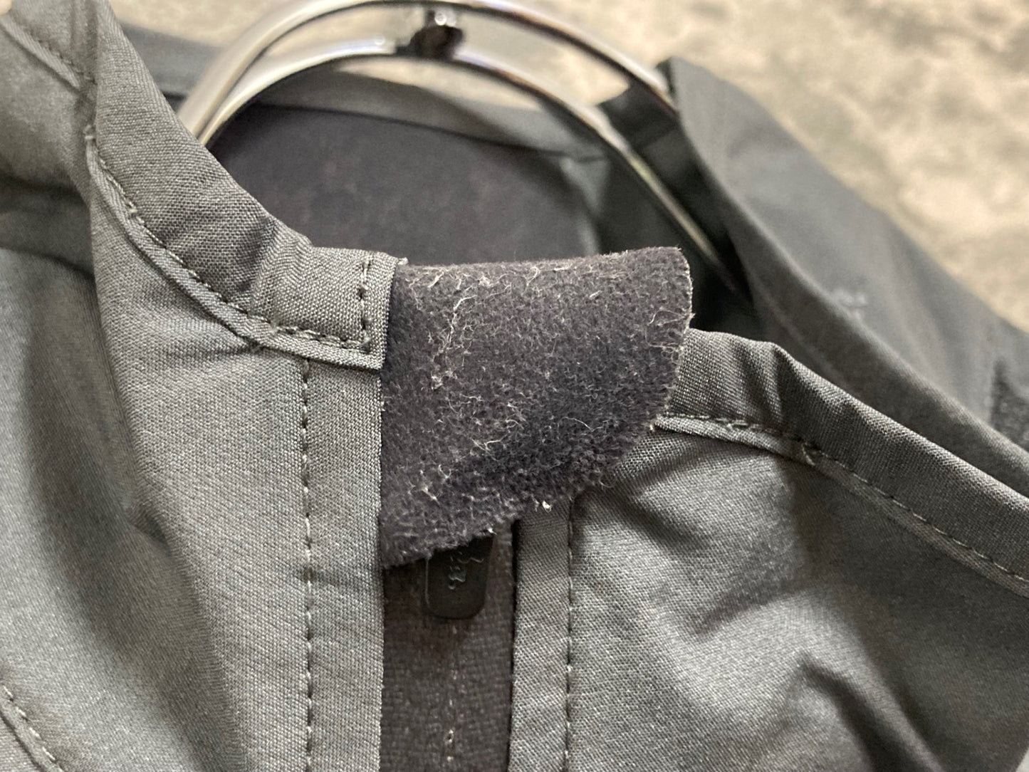 IY114 ラファ Rapha 防風 薄手 サイクルジャケット S グレー