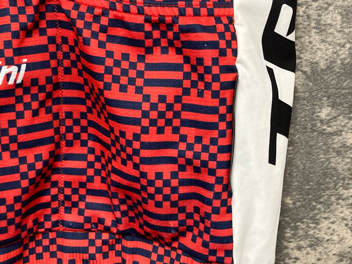 IX362 サンティーニ Santini 半袖 サイクルジャージ TREK Segafredo 白 M ほつれ大 汚れ