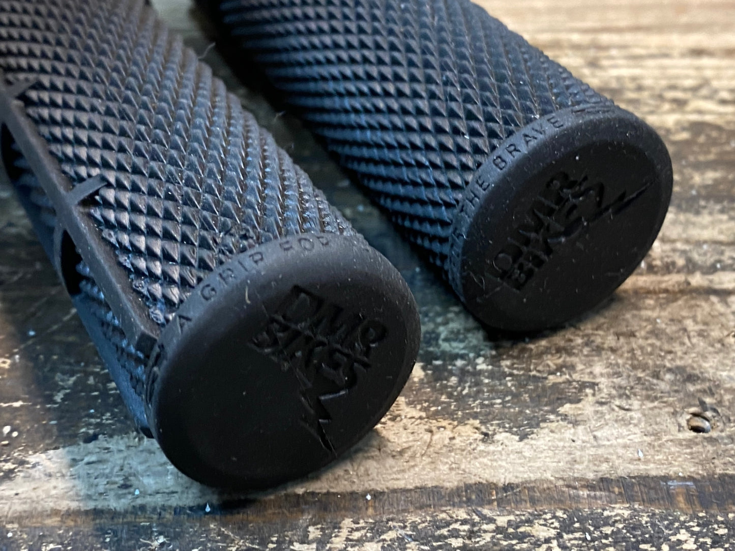 IL494 DMR DEATHGRIP グリップ 黒 Φ22.2 別途カラー付属